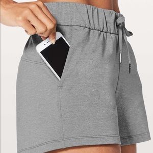 Lululemon On The Fly Short *2.5" Heathered Slate